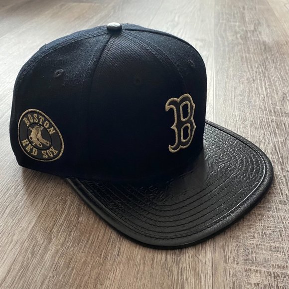 Black Leather Boston Red Sox Snap Back Hat - Picture 2 of 11